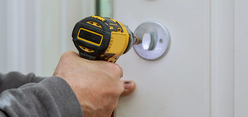 Street Locksmith For Smart Lock Repair in Gurnee, IL